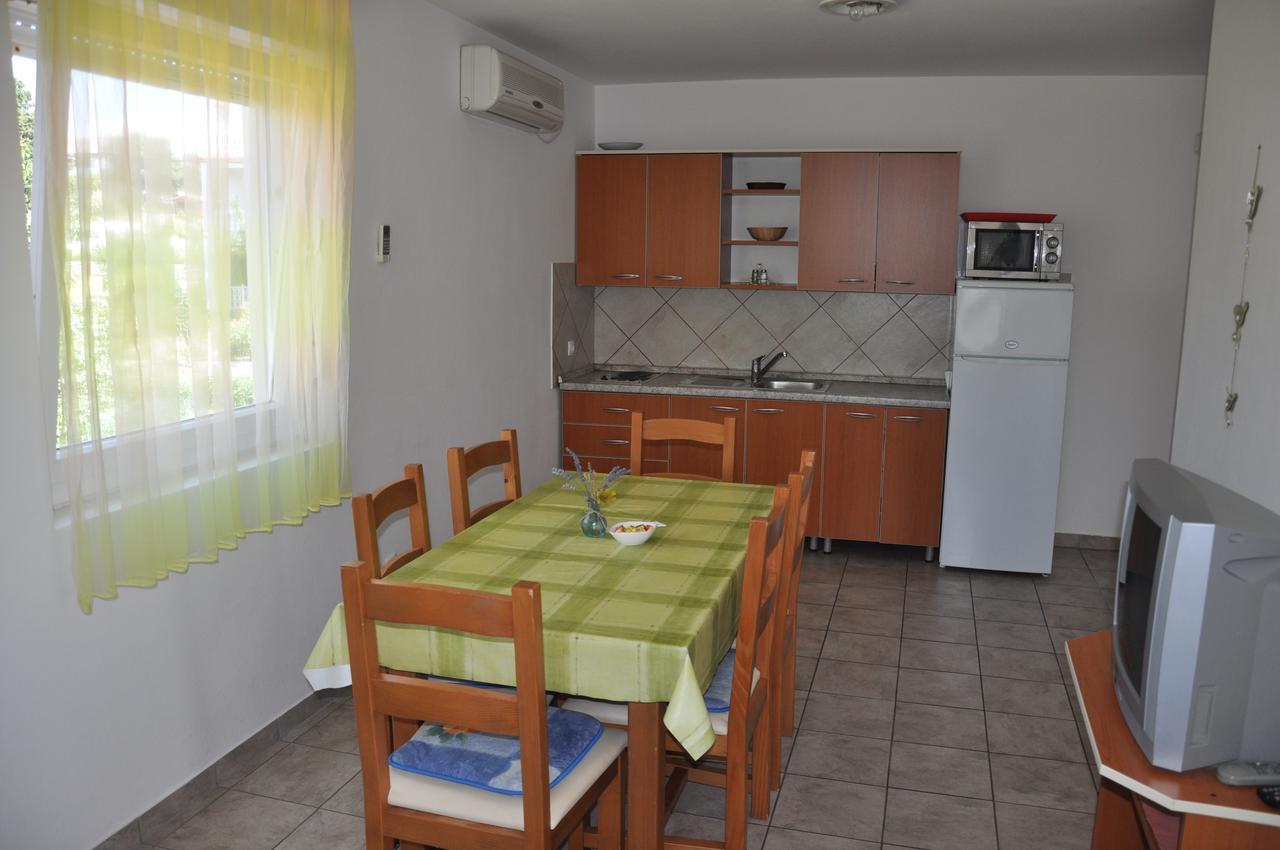 Apartments Mirakul Lopar Buitenkant foto